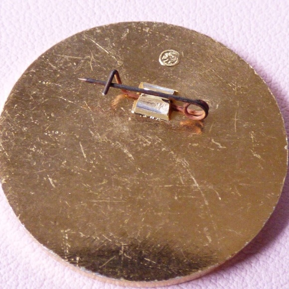 Vintage Moscow USSR Russian Winter Intourist Matrioshka doll enamel Pin Lapel - Picture 4 of 4